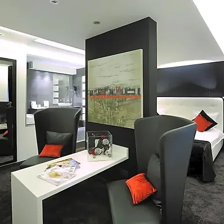 Restaurant Der Valk Nivelles-sud 호텔