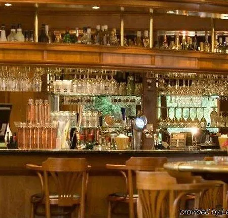 Отель Restaurant Der Valk Nivelles-sud Нивель