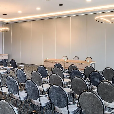 Отель Restaurant Der Valk Nivelles-sud