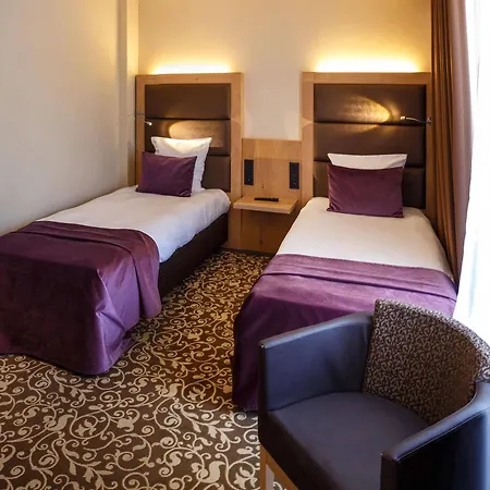 Отель Restaurant Der Valk Nivelles-sud Нивель