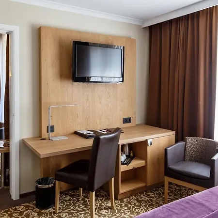 Restaurant Der Valk Nivelles-sud 4* Нивель