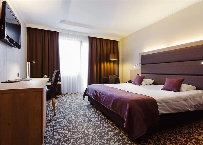 Hotel Restaurant Der Valk Nivelles-sud 4*